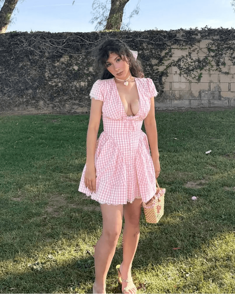 Vestido mini com laço e decote em V Mia