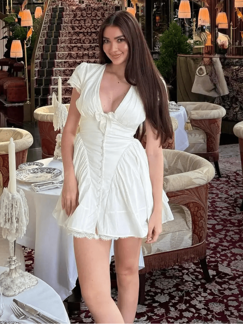 Vestido mini com laço e decote em V Mia