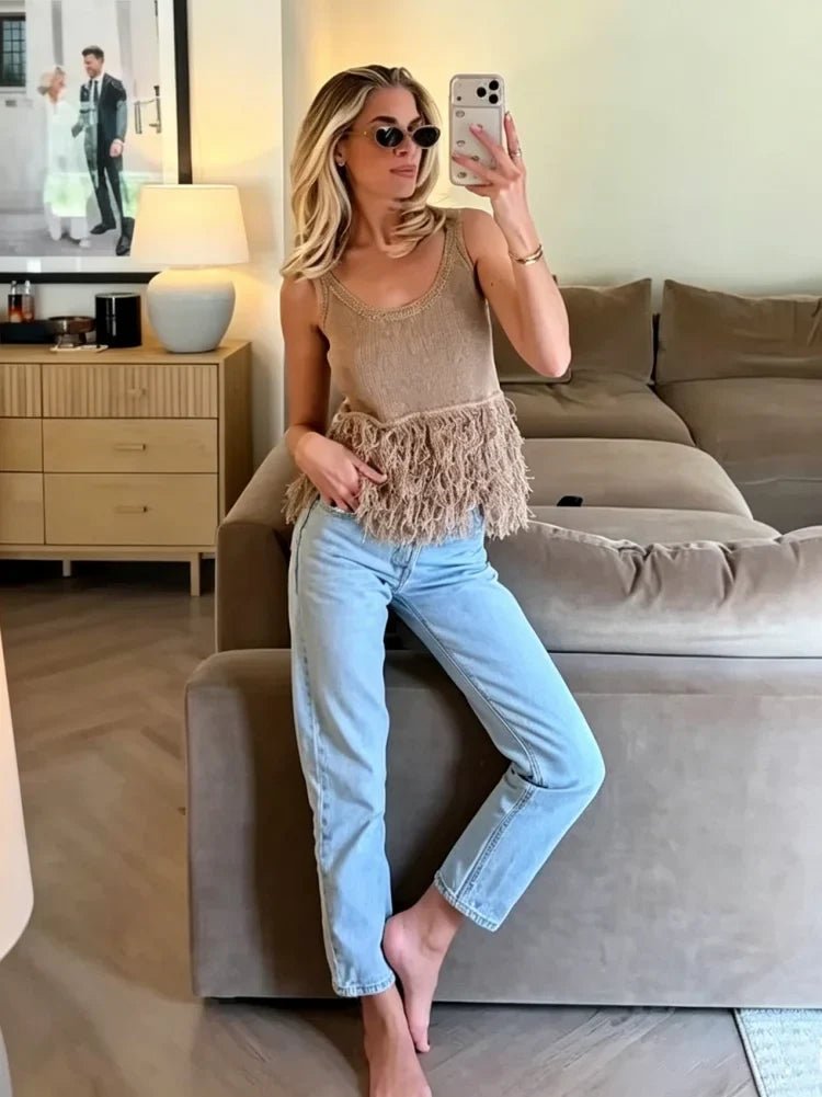 Mia gebreide tanktop met kwastjes