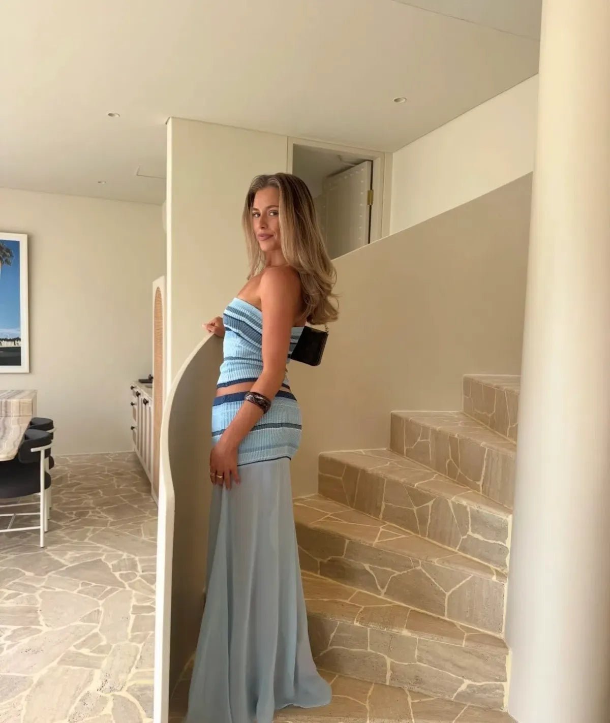 Conjunto Miriam com top cai-cai às riscas e saia transparente