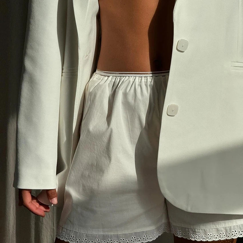 Mini-short Natalie orné de dentelle
