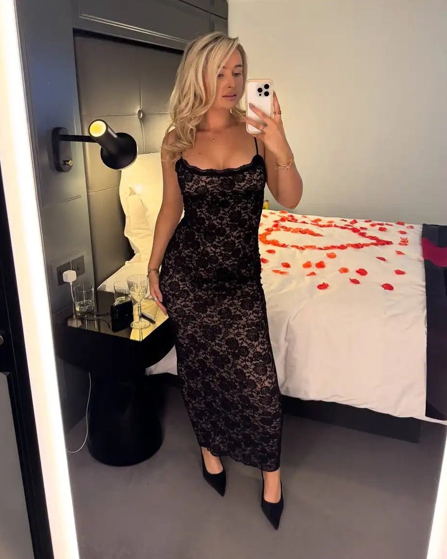 Maxivestido de encaje con hombros descubiertos Nina