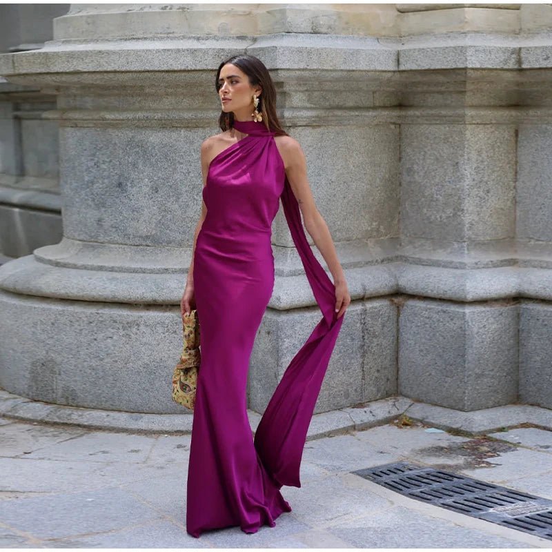 Robe en satin dos nu à col licou Noor