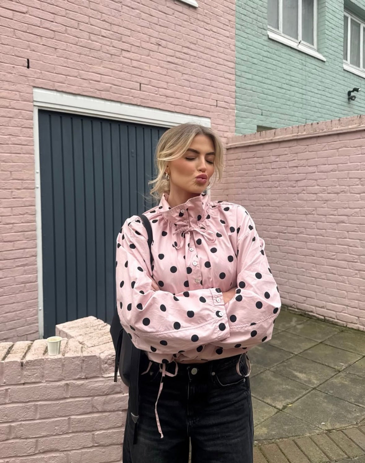 Presley jakke med polkaprikker og pufærmer