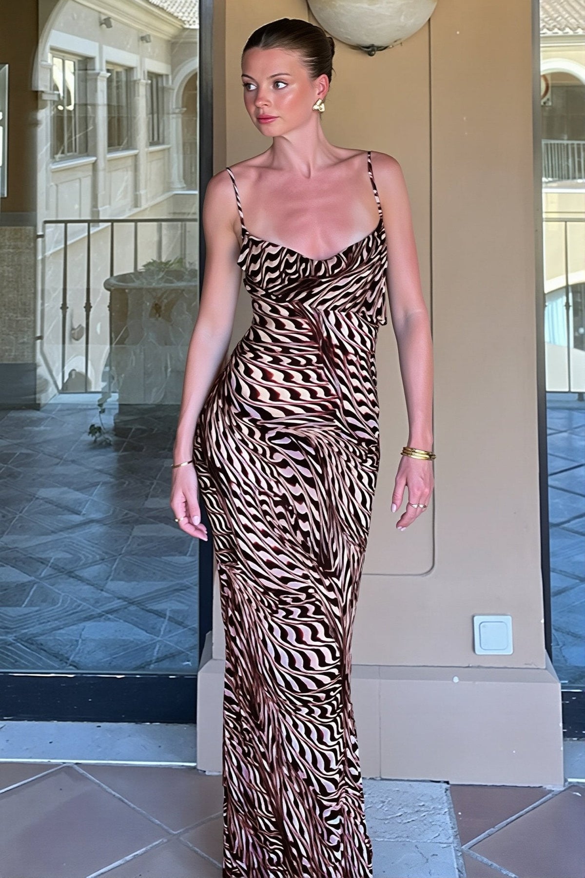 Reina Slip-Maxikleid mit Wasserfallausschnitt