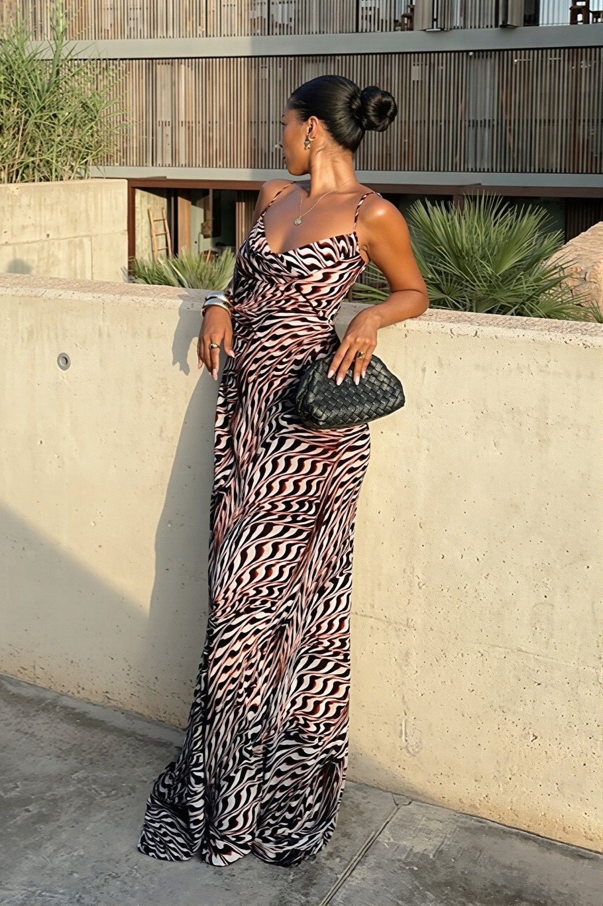 Reina Slip-Maxikleid mit Wasserfallausschnitt