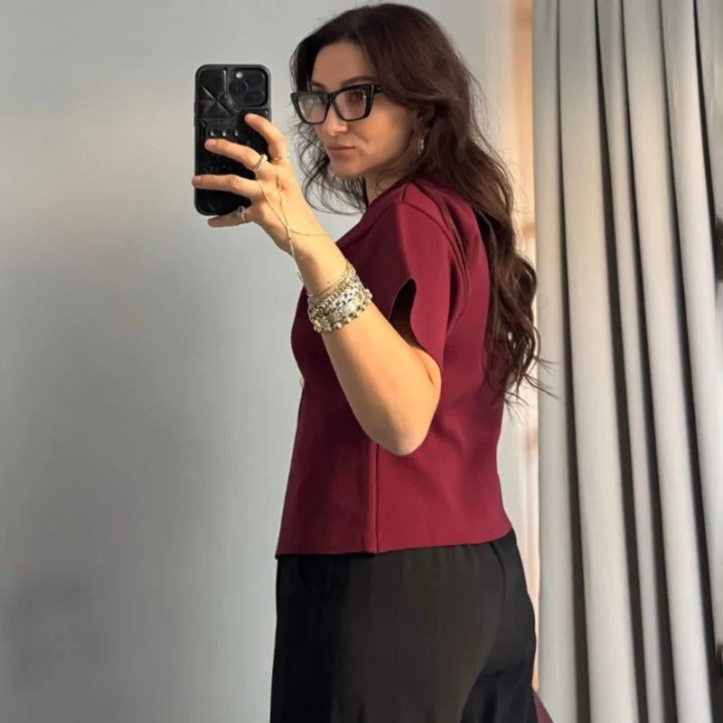 Ribbestrikket cardigan med V-hals og knapper