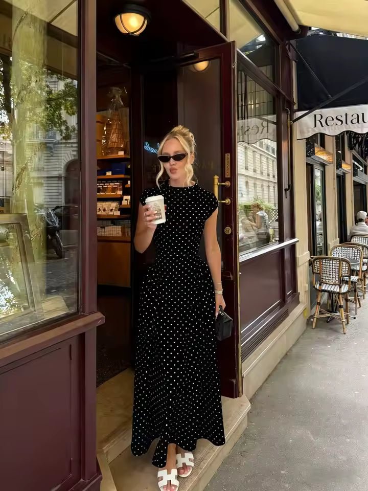 Ruby ausgestelltes Maxikleid mit kurzen Ärmeln