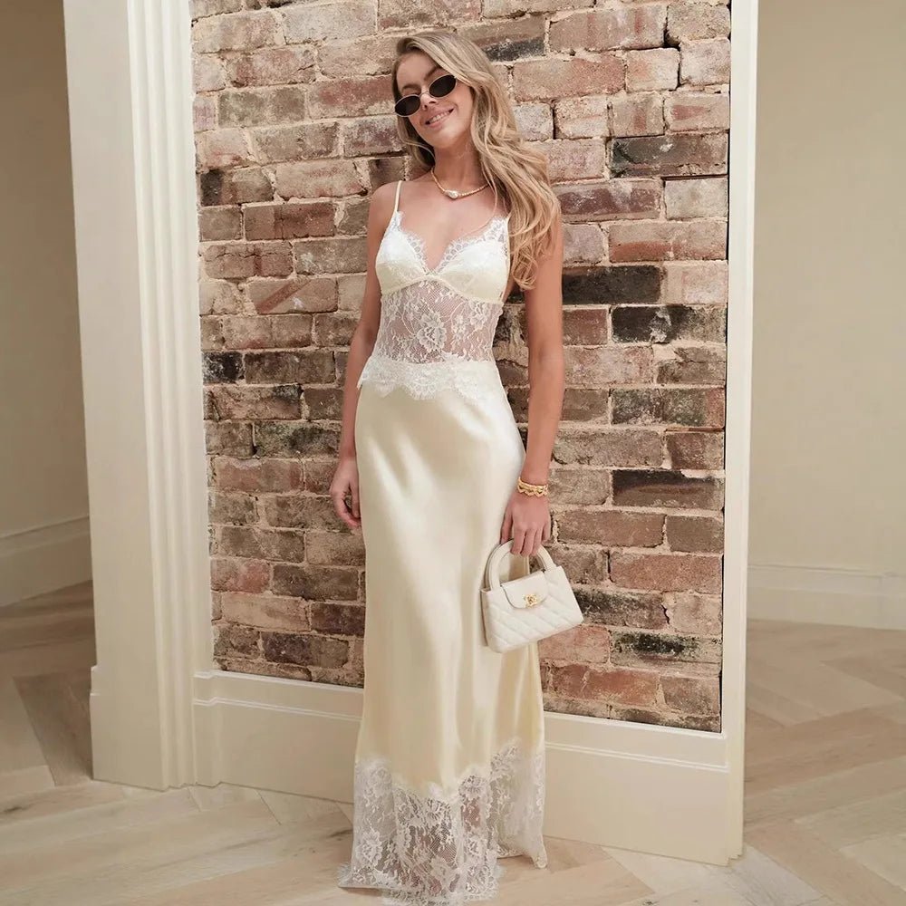 Robe longue Sandra à col V en dentelle