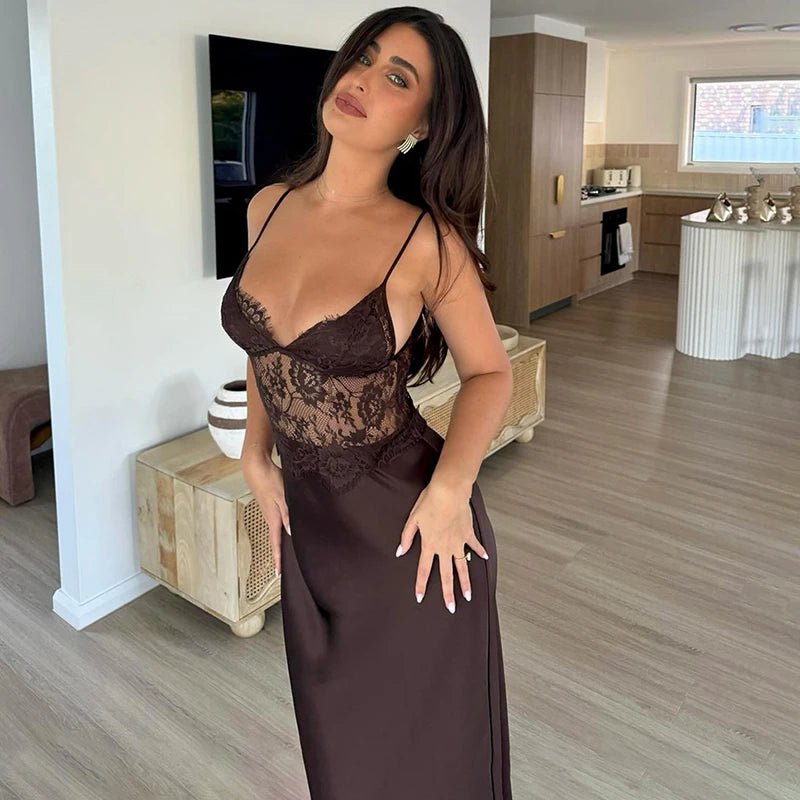 Robe longue Sandra à col V en dentelle