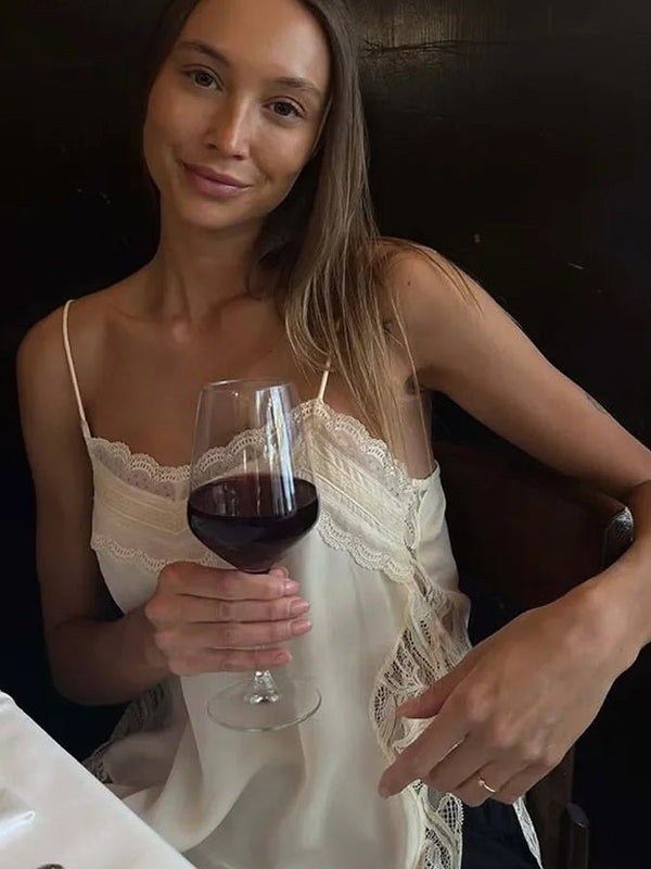 Sia camisoletop med blondekant