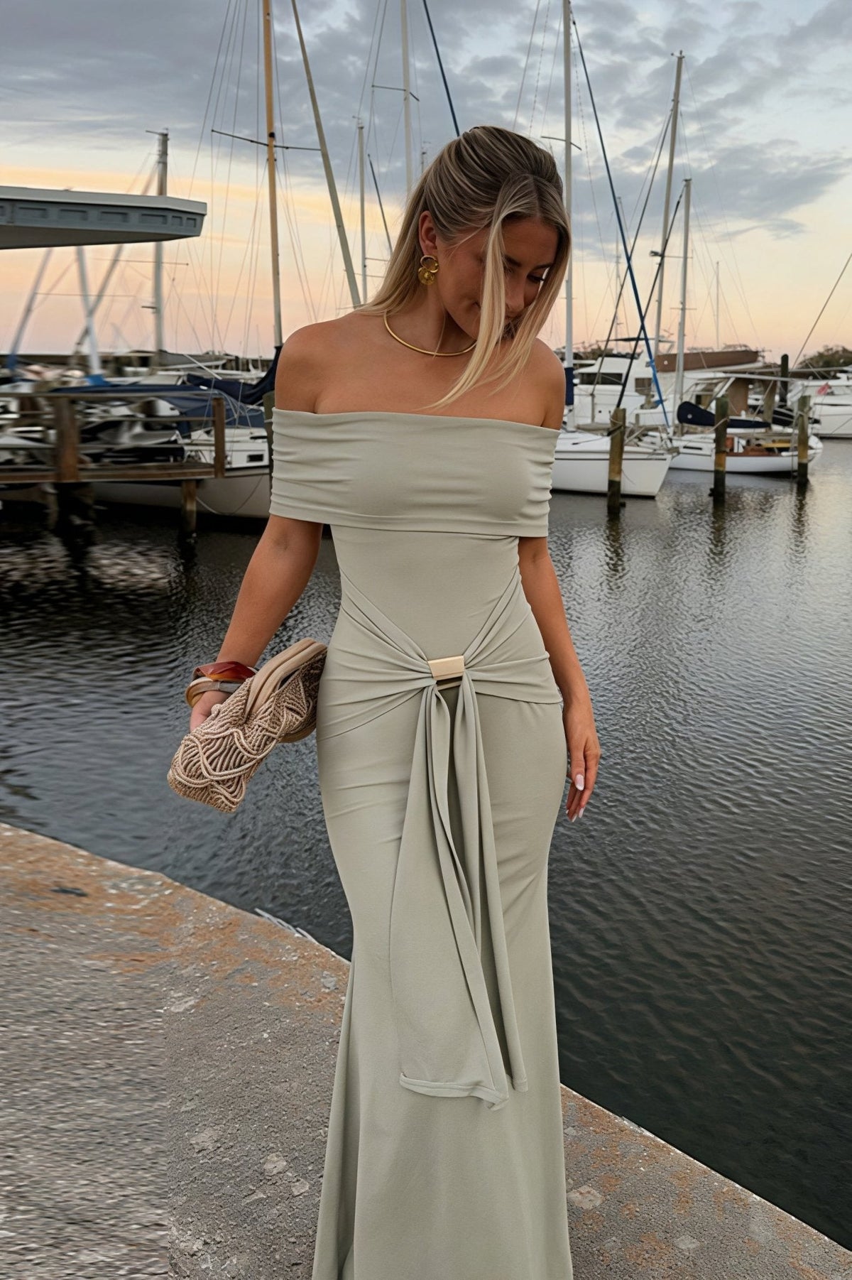 Sophia Nauwsluitende maxi-jurk met blote schouders en strikbandjes