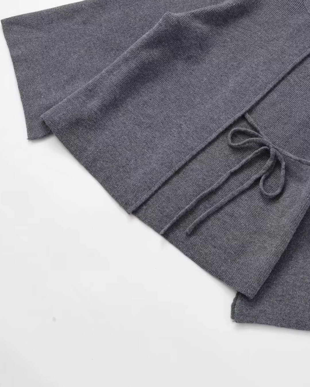 Suzette cardigan med slits och fladdermusärmar