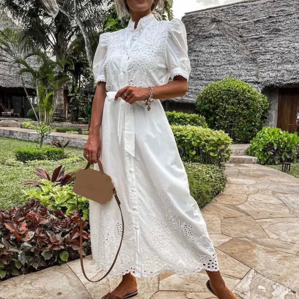 Robe longue Theresa brodée et lacée