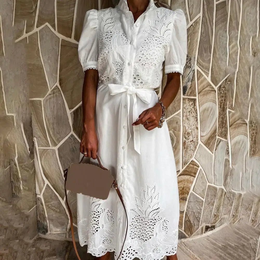 Robe longue Theresa brodée et lacée