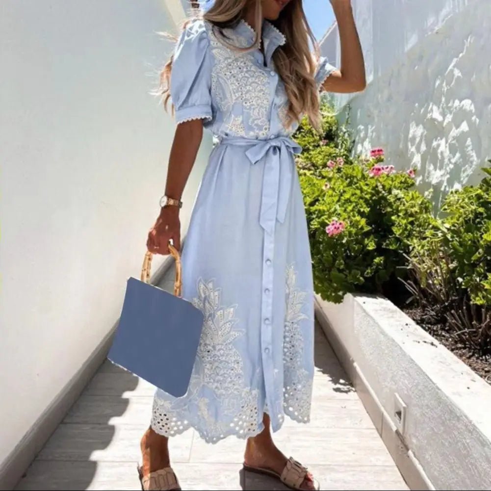 Robe longue Theresa brodée et lacée