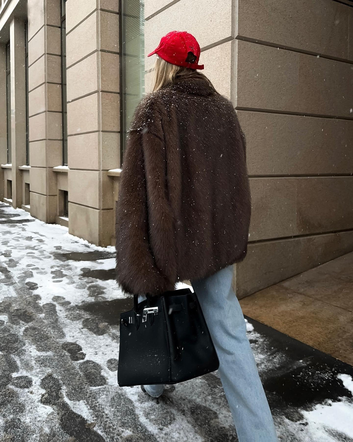 Tilda kåpe i imitert pels