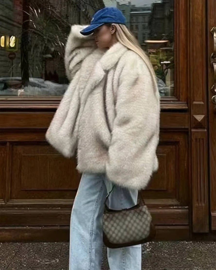 Tilda kåpe i imitert pels