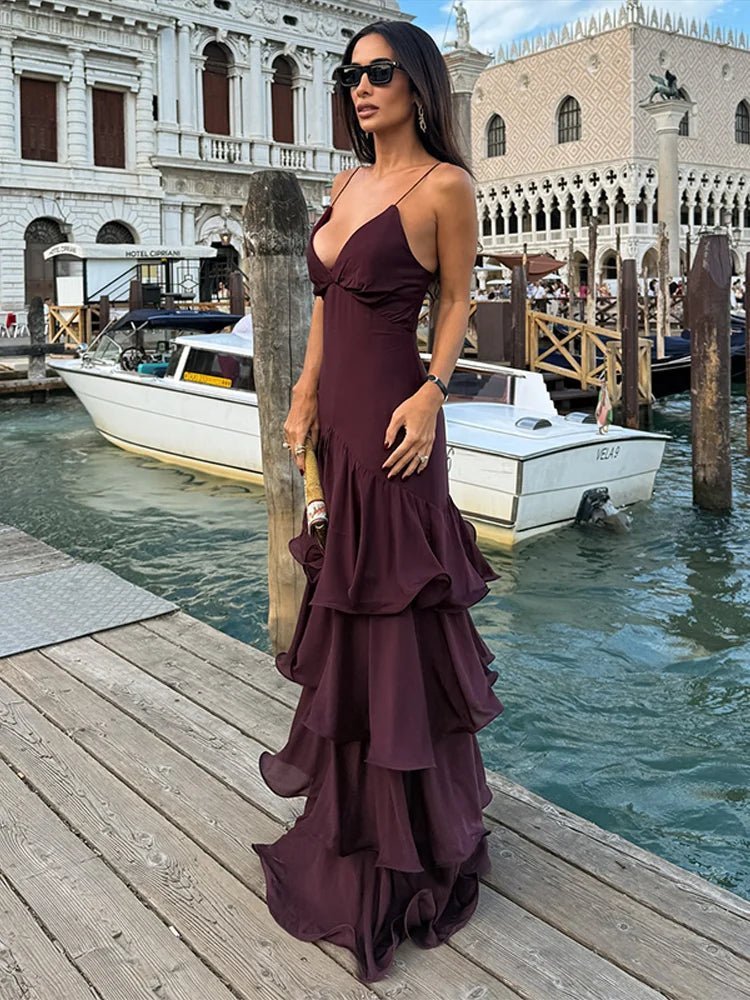 Venetia-aftenkjole med flæser og stropper