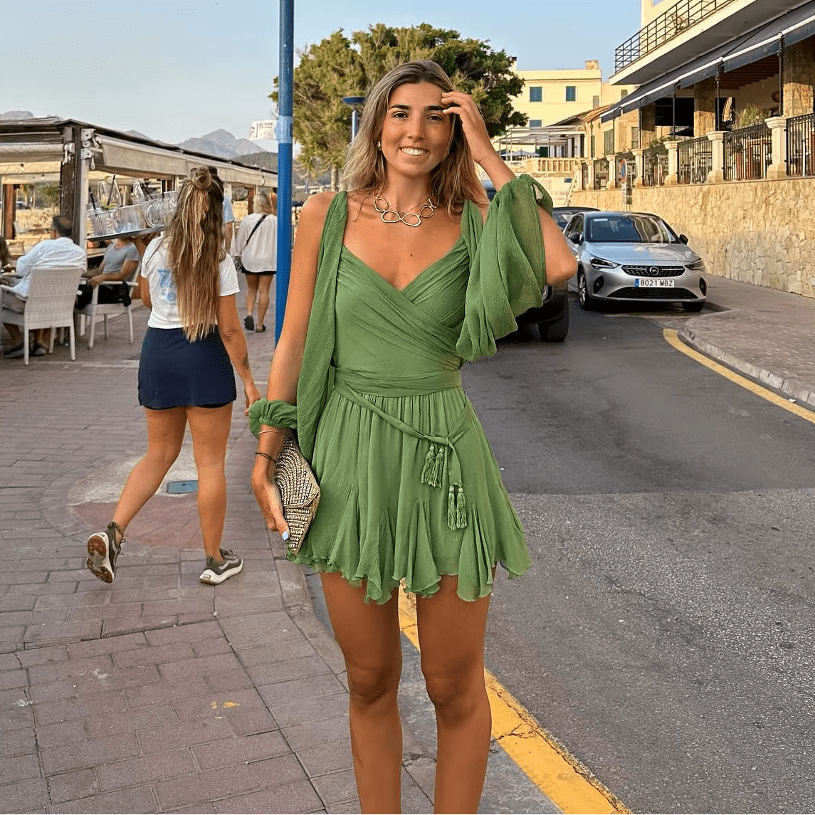 Ζόι κρεμ μίνι φόρεμα με λαιμόκοψη V