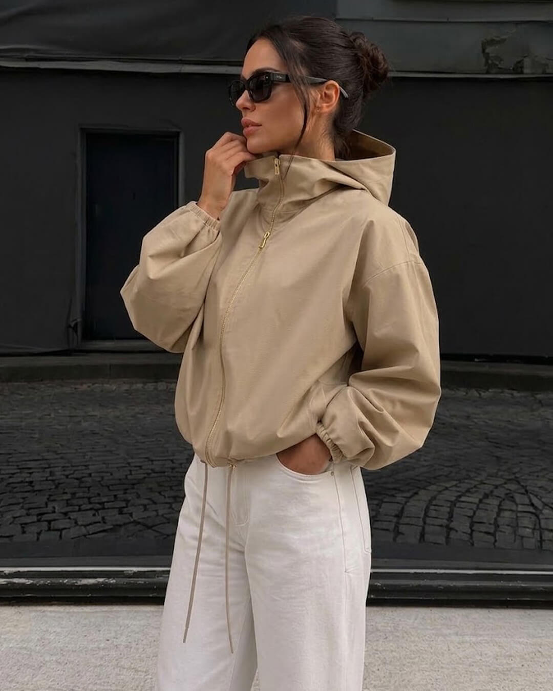 Tuva Hooded Zip Jacket in beige – styled look